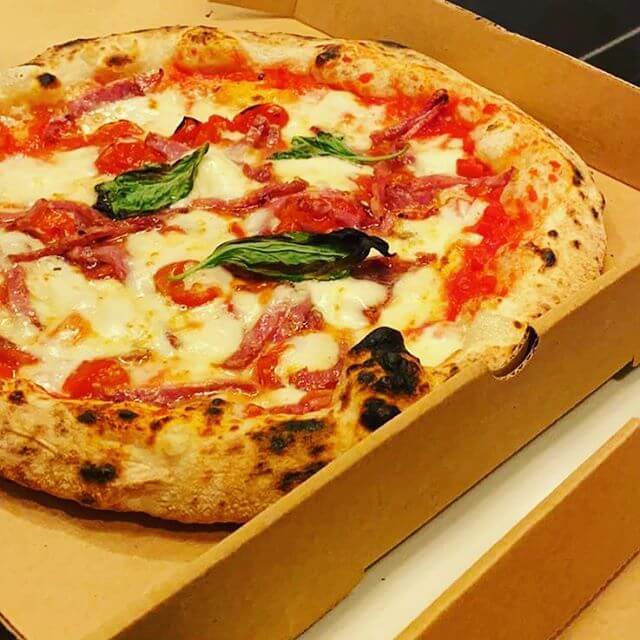 takeawya Neapolitan pizza